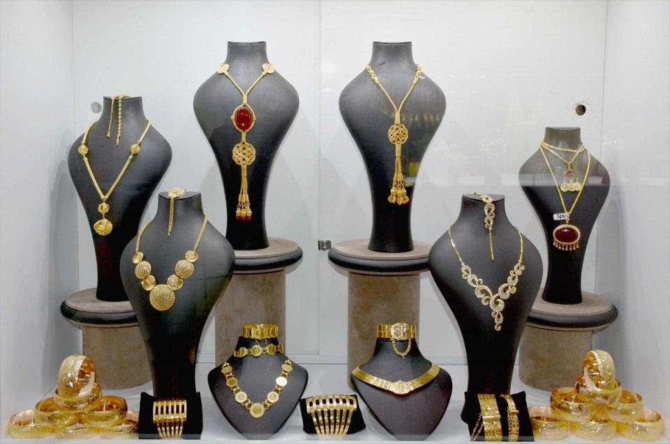 <p>Halkımızdan bu ürünlere yoğun ilgi var. Bileziklere istediğimiz modelleri atabiliyoruz, ancak biz geleneksel ve modern çizimleri ile Diyarbakır’ın tarihi mekanlarını işledik. </p>