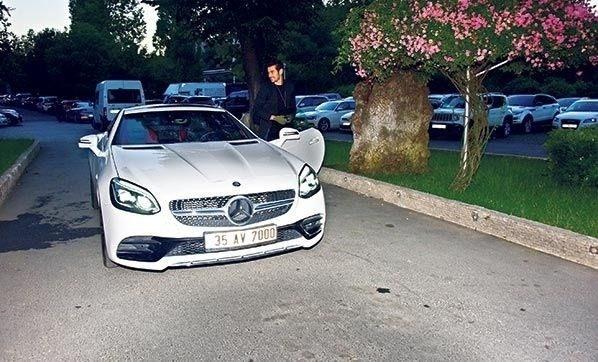 <p>CEM BELEVİ</p>
<p>MERCEDES SLC ROADSTER</p>