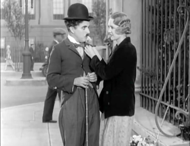 <p>City Lights filminin başrolünde Charlie Chaplin yer alıyordu.</p>
