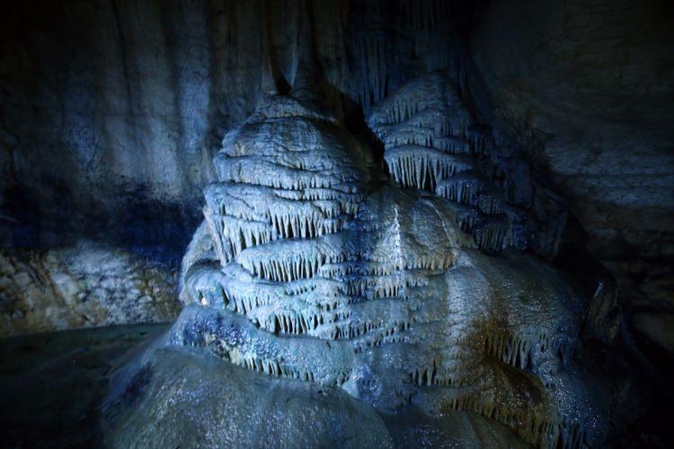 <p>Konya Seydişehir'de Fransız bilim insanı Michel Bakalowichz tarafından bulunan mağara, görenleri kendisine hayran bırakıyor.</p>
