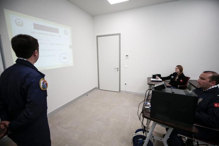 <p>Erol, tüm pilotların "Dünya Pilotlar Günü"nü kutlayarak emniyetli uçuşlar diledi.</p>

