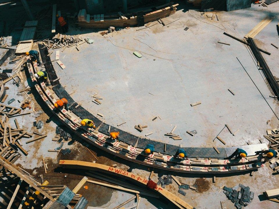 <p>Kubbe ve minarede inşaa çalışmalarının devam ettiğini anlatan Çetin, "Bugüne kadar inşaatımızda 60 bin metreküp beton ile 10 bin ton demir kullanıldı. </p>
<p> </p>