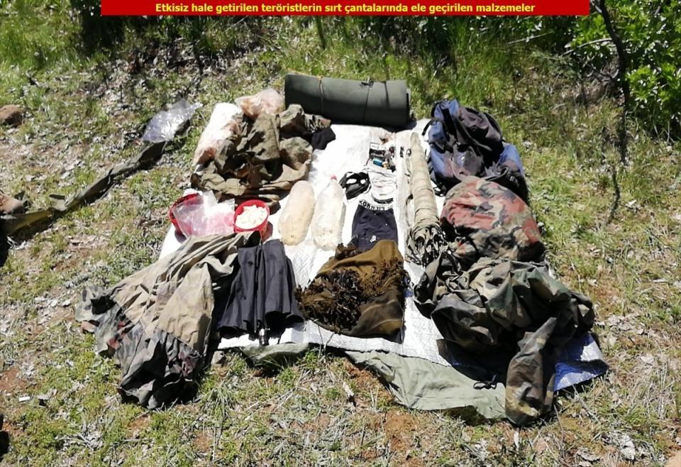 <p>Lice ilçesi Yalımlı köyü Keşkuvari ve Hevsel mezraları kırsal alanında önceki gün sağlanan temas neticesinde 5 terörist etkisiz hale getirildi. Çatışmada 3 güvenlik görevlisi hafif yaralandı.</p>
<p> </p>