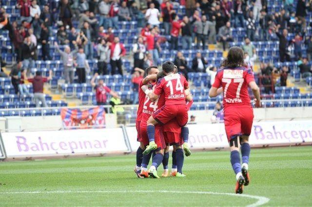 <p>Mersin İdman Yurdu</p>
<p>Süper Lig'de yer aldığı sezon sayısı: 15</p>
<p>Şu an bulunduğu lig: 2. Lig'den düştü, liglere katılmadı</p>