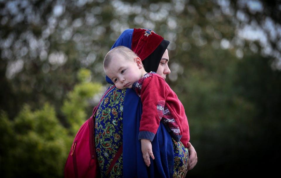 <p>Şehitlikte Mevlevi Üstadı Mustafa Özbağ öncülüğünde dua eden Mevleviler, "Şüheda Toprakları"ndan birlik ve beraberlik mesajları verdi.</p>
<p> </p>