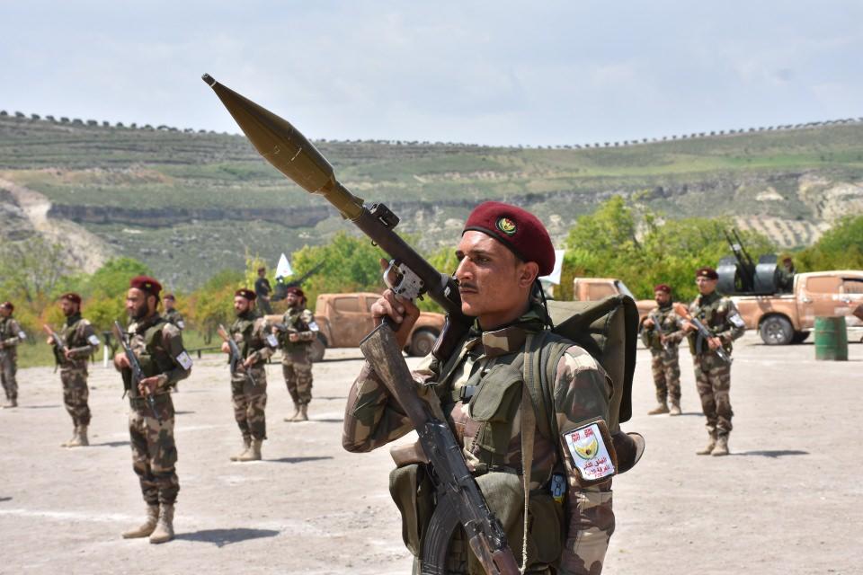 <p><strong>Hamza Tümeni</strong></p>

<p>2015 yılında terör örgütü DEAŞ'a karşı kurulan Hamza Tümeni, Fırat Kalkanı ve Zeytin Dalı Harekatı'nda ÖSO çatısı altında Türk Silahlı Kuvvetleri'ne destek vermişti.</p>
