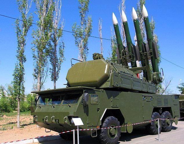 <p>5. BUK-2 Füze Sistemi:</p>
<p>İddiaya göre bu batarya, 2014 yılında Ukrayna üzerinden Malezya'ya ait bir yolcu uçağını düşürmüş. 9M317 taşıdığı 70 kg savaş başlığı ile 1.000 m/s hızla 14.000 metre yol alabiliyor..</p>