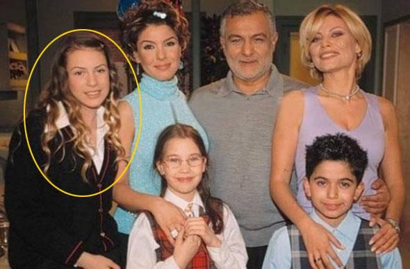 <p>SİNEM KOBAL - 2001 DADI</p>

<p> </p>
