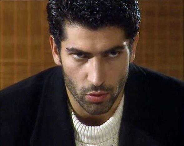 <p>KENAN İMİRZALIOĞLU - 1998 DELİ YÜREK</p>
<p> </p>