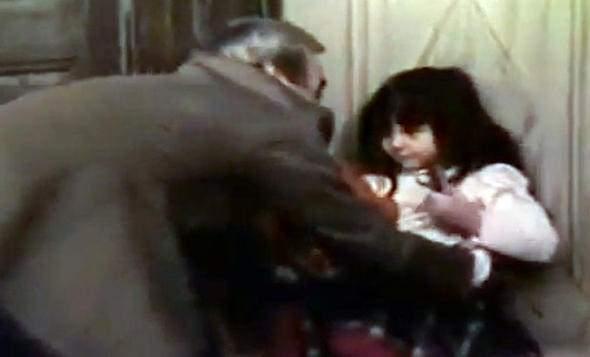 <p>1986 yapımı 'Çıplak Vatandaş' filminde rol alan Terzioğlu, oyunculuğa çocuk yaşında adım attı.</p>

<p> </p>
