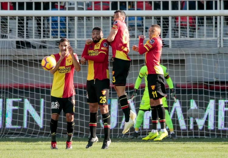 <p>17. Göztepe: 32 puan</p>
