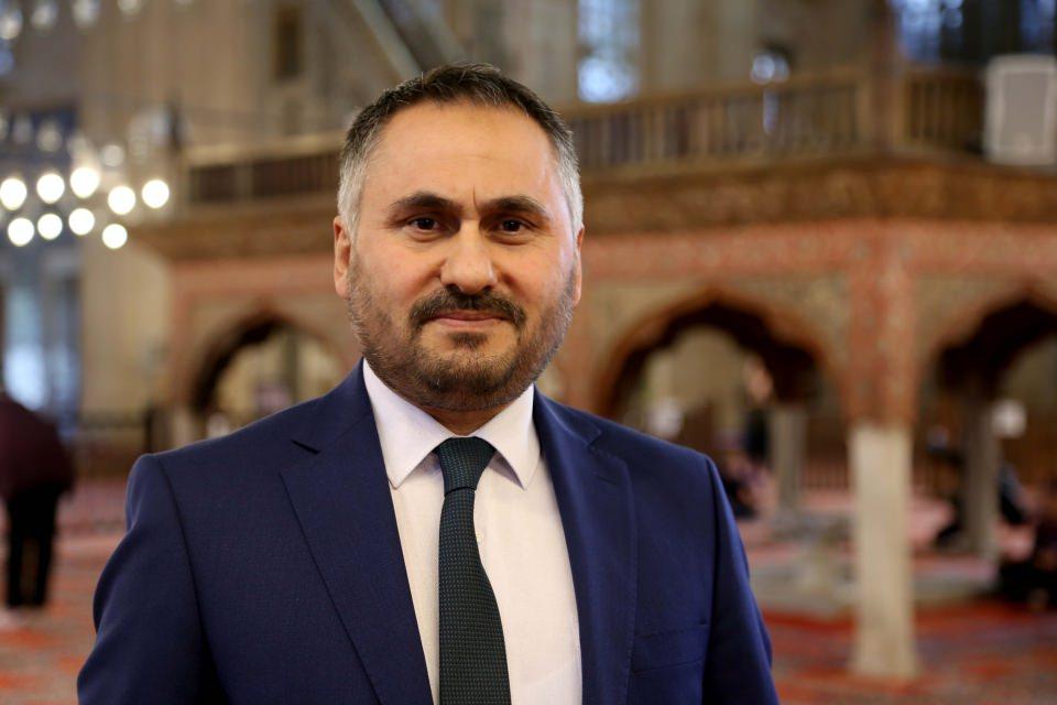 <p>Ziyaretçiler, UNESCO'nun Dünya Kültür Miras Listesi'nde bulunan Selimiye Camisi başta olmak üzere kentteki tarihi ve turistik yerleri geziyor.</p>
<p>Ramazan ayında yaklaşık 500 bin kişinin ziyaret etmesi beklenen Selimiye Camisi'nde Kadir Gecesi günlük ziyaretçi sayısı en üst seviyelere ulaşıyor.</p>