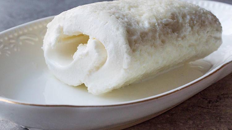 <p><span style="color:#800080"><strong>KAYMAK</strong></span></p>
<p>208 kcal</p>