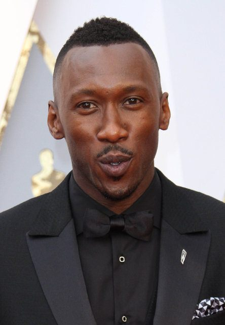 <p>Oscar kazanan ilk Müslüman oyuncu ünvanına sahip olan Mahershala Ali de aslında İslam inanışına göre yaşıyor. </p>

<p> </p>
