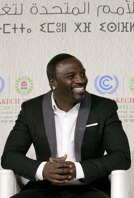 <p>Müslüman babaya sahip Akon da Müslüman dinine inanan ünlüler arasında.</p>

<p> </p>

