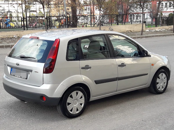 <p>Ford Fiesta 2006 model</p>

<p> </p>
