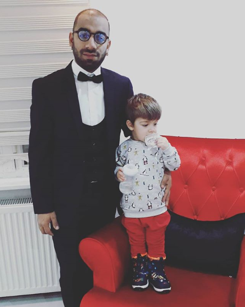 <p>Karabulut'un bir oğlu da bulunuyor.</p>
