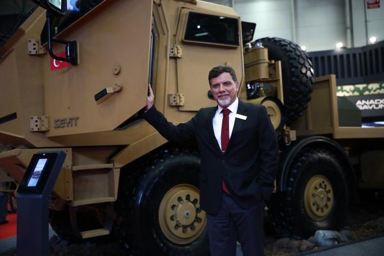 <p>Zırhlı pick-up ve zırhlı midibüs üretimlerini de devam ettiren Anadolu Isuzu, yeni alt markası Anadolu Savunma ile tüm yol şartlarında gidebilen ve Türk mühendisler tarafından geliştirilen kamyon çözümleriyle başta Türk savunma sanayisi olmak üzere, distribütörlerinin bulunduğu tüm yurt dışı pazarlardaki varlığını artırmayı hedefliyor. Anadolu Savunma savunma sanayisinde, her türlü lojistik amaçlı taktik tekerlekli ürün gruplarında yer almayı amaçlıyor.</p>
<p> </p>