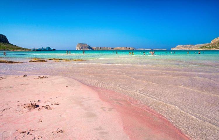 <p>5- Pembe kumlu Elafonissi Adası, Yunanistan</p>
