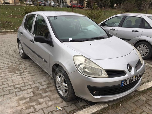 <p>Renault Clio 2007 model</p>

<p> </p>
