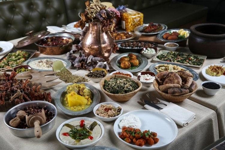 <p><strong>"Nerede o eski Ramazanlar" diye hasret çekenler için Osmanlı döneminde iftar sofralarından eksik olmayan aynı zamanda sık sık Saray mutfağında pişirilen lezzetleri yasemin.com ekibi olarak sizler için sıraladık.</strong></p>
