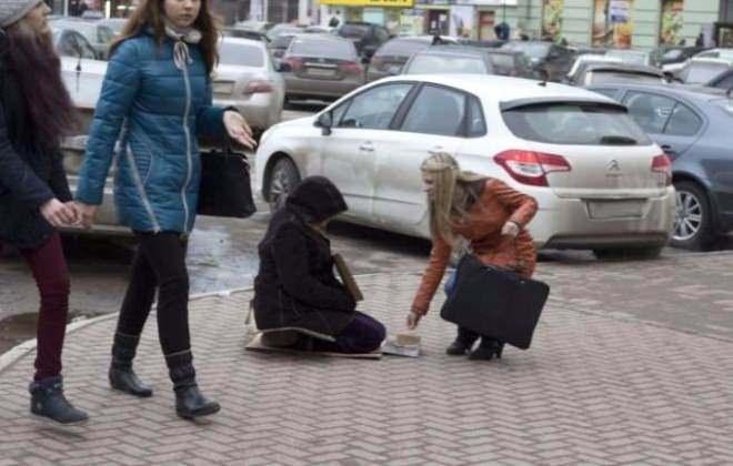 <p>İnsanların duygularını kullanarak para kazanmaya çalışan sahtekar dilencilerin numaraları ortaya çıktı. İşte onlardan bazıları...</p>
<p> </p>