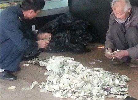 <p>Fakat, halinden hiç de şikayetçi değil</p>
<p> </p>