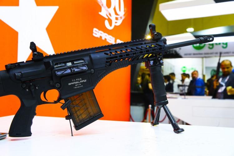 <p><strong>"32 ülkeye ihracat"</strong></p>

<p>Samsun Yurt Savunma Sanayi Ticaret AŞ Dış Ticaret Müdürü Didem Aral da Türk insanının silaha yoğun ilgisinin olduğunu belirterek, "Bu tür büyük fuarlar Türkiye de çok fazla yapılmıyor. Bu yüzden bu fuarlar hem üretici hem tüketici için bir fırsat. İnsanlar takip ettikleri markalara yönelip bilgi alabiliyorlar." değerlendirmesinde bulundu.</p>

