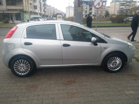 <p>Fiat Punto 2011 model</p>

<p> </p>
