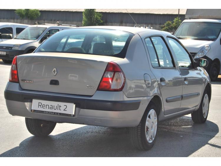 <p>Renault Symbol 2005 model</p>

<p> </p>
