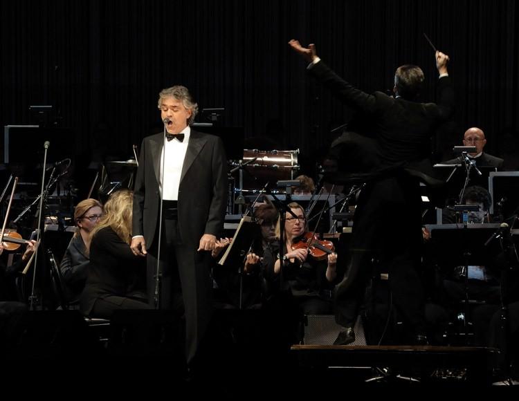 <p>Andrea Bocelli: Hukuk fakültesi mezunu olan Dünyanın en iyi 3. tenoru. Bocelli bir görme engelli.</p>
