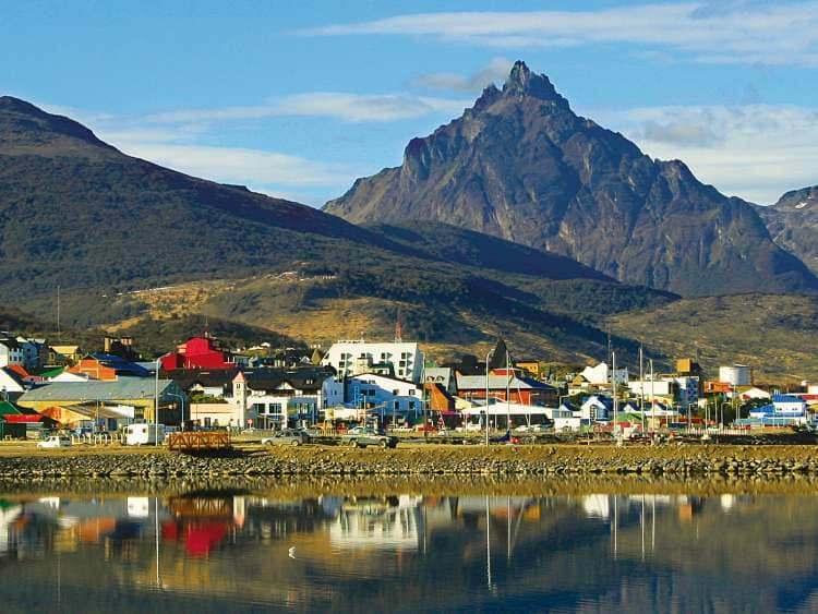 <p>54 derece güney enlemindeki Arjantin'in Ushuaia kentinde imsak vakti ile iftar vakti arası yalnızca 11 saat sürüyor.</p>
<p> </p>