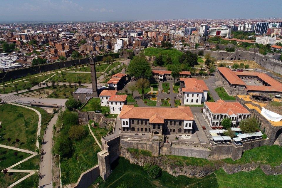 <p>Hazreti Süleyman Camisi - Diyarbakır</p>