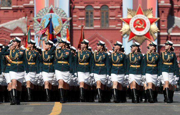 <p>Rusya, başkent Moskova'daki Kızıl Meydan'da Zafer Bayramı'nın provasını yapıyor.</p>

<p> </p>
