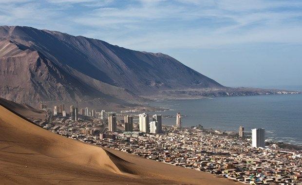 <p><strong>Iquique - Şili</strong></p>

<p>Dünyanın en kurak coğrafyalarından biri olan Atacama çölünde yer alan Iquique, yıllık 5 milimetrelik yağış ortalamasıyla yaşamın imkansıza yakın olduğu coğrafyalardan biri konumunda.</p>

