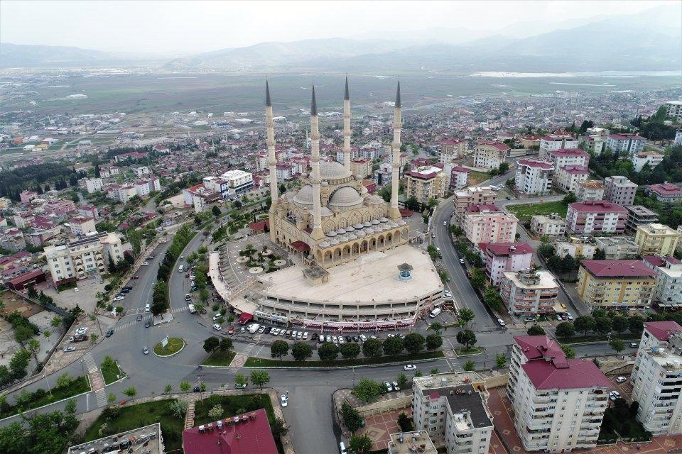 <p>Abdulhamit Han Camisi - Kahramanmaraş</p>
