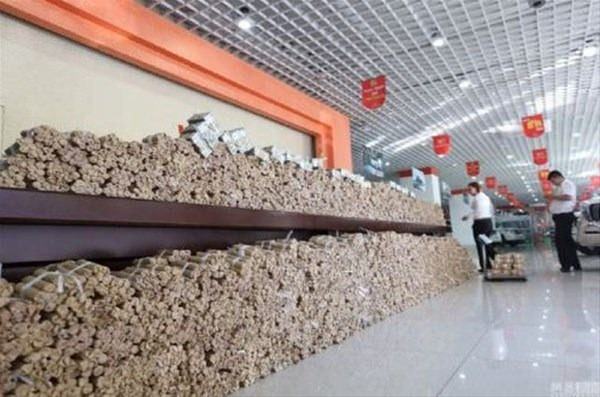 <p>Benzeri bir olay geçtiğimiz Mart ayında da yaşanmıştı. </p>
<p> </p>