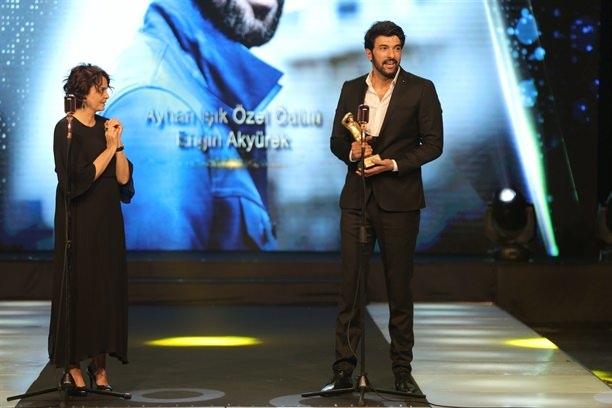 <p>Engin Akyürek</p>
