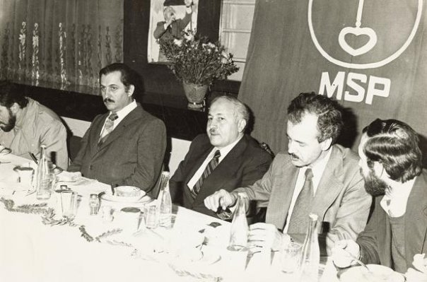 <p>Sekizinci Cumhurbaşkanı Turgut Özal'ın başkanlığını yaptığı Türkiye Milli Kültür Vakfı tarafından Osmanoğullarının Dramı isimli eserinden dolayı Juri Hususi Ödülüne layık görülmüştür.</p>