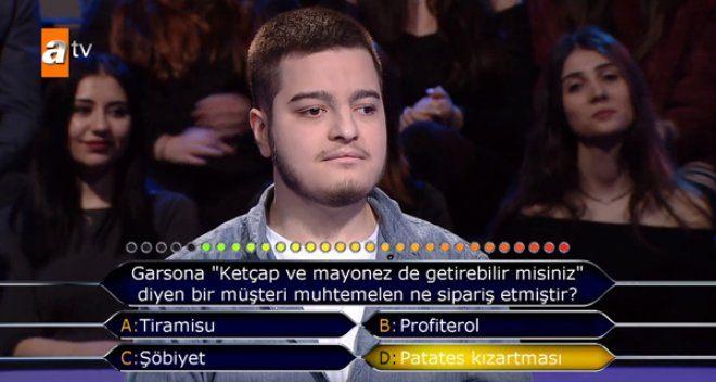 <p> </p>
<p>Yüzde elli görme engelli olan 21 yaşındaki Muhammed Fatih Bilgen, İstanbul Medipol Üniversitesi'nde eğitim görüyor. </p>