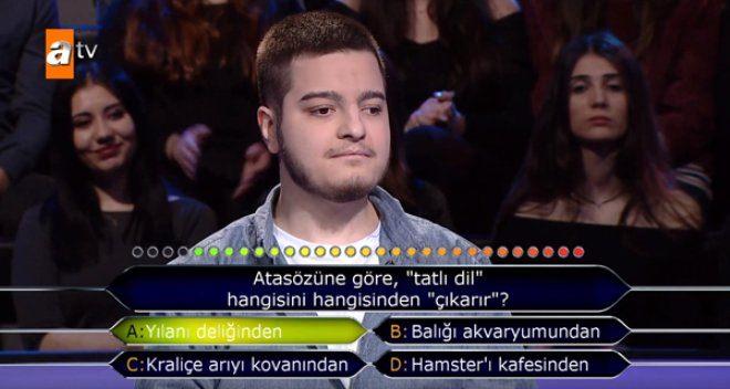 <p>Bankacılık ve Sigortacılık Bölümü 2. sınıf öğrencisi olan Bilgen, boş zamanlarını şiir okuyarak geçiriyor.</p>
<p> </p>
