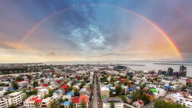 <p><em>Oruç tutulan süre;</em></p>
<p>İzlanda'nın başkenti Reykjavik'te 19 saat 26 dakika,</p>