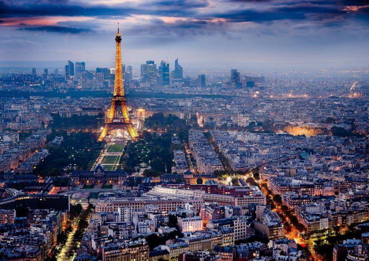 <p>Fransa'nın başkenti Paris'te 17 saat 9 dakika,</p>
<p> </p>