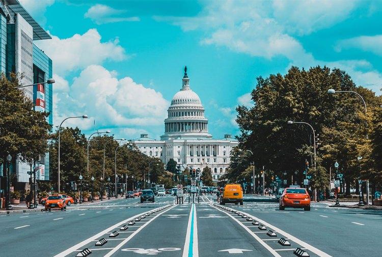 <p>ABD'nin başkenti Washington'da 15 saat 21 dakika,</p>
<p> </p>