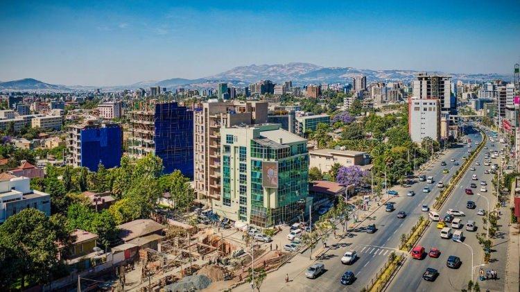 <p>Etiyopya'nın başkenti Addis Ababa'da 13 saat 44 dakika,</p>
<p> </p>