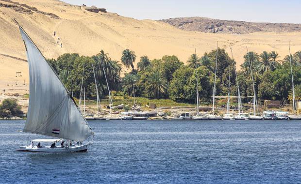 <p><strong>Aswan - Mısır </strong></p>
<p>Nil kıyısında yer alan Aswan buna rağmen tıpkı Luksor gibi aşırı kurak bir bölgede yer alıyor. Yıllık yağış miktarı da Luksor ile hemen hemen eşit seviyede.</p>