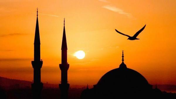 <p>İslam alemi için kutsal ramazan ayında dünyanın farklı yerlerindeki Müslümanlar kendi coğrafyalarında ibadetlerini yerine getirmeye başladı.</p>
