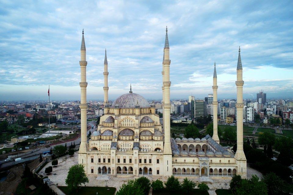 <p>Sabancı Merkez Camisi - Adana </p>
