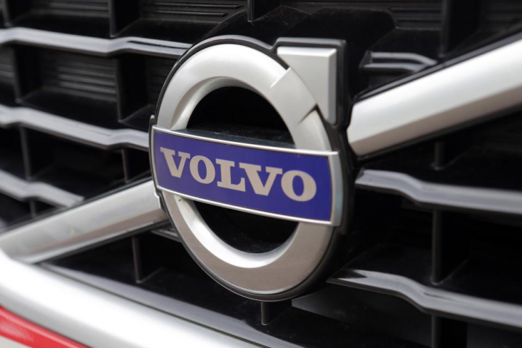 <p>Volvo</p>

<p>Volvo, V60'tan sonra daha fazla dizel araç tanıtmayacağını açıklamıştı. Bu durum S60'dan sonraki her otomobilin sadece benzin, elektrikli veya hibrit olacağı anlamına geliyor. Dizeller ise aşamalı olarak kaldırılacak.</p>
