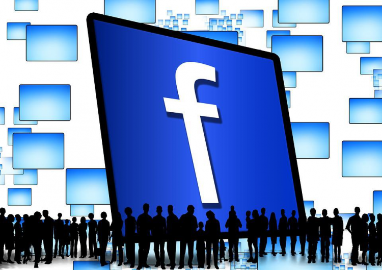 <p>Facebook, toplum kurallarını ihlal eden canlı yayınları yasaklayacağını açıkladı.</p>

<p> </p>
